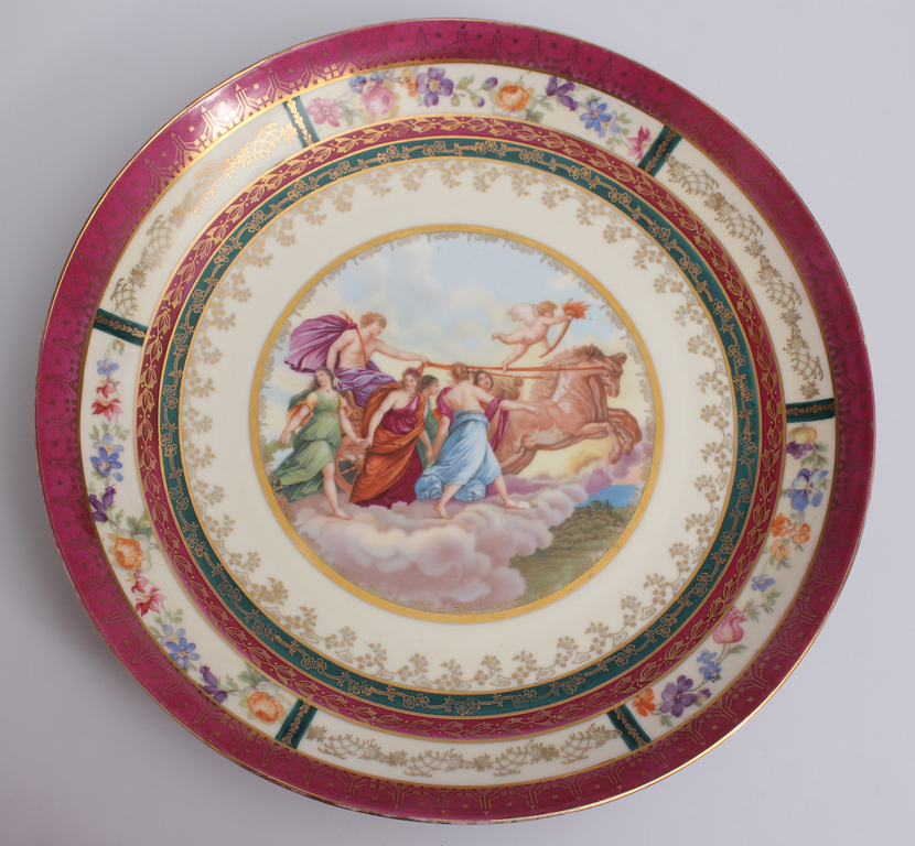 Porcelain plate