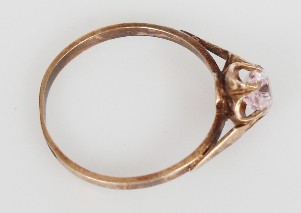 Apzeltīta sudraba gredzens ar rozā stikliņu