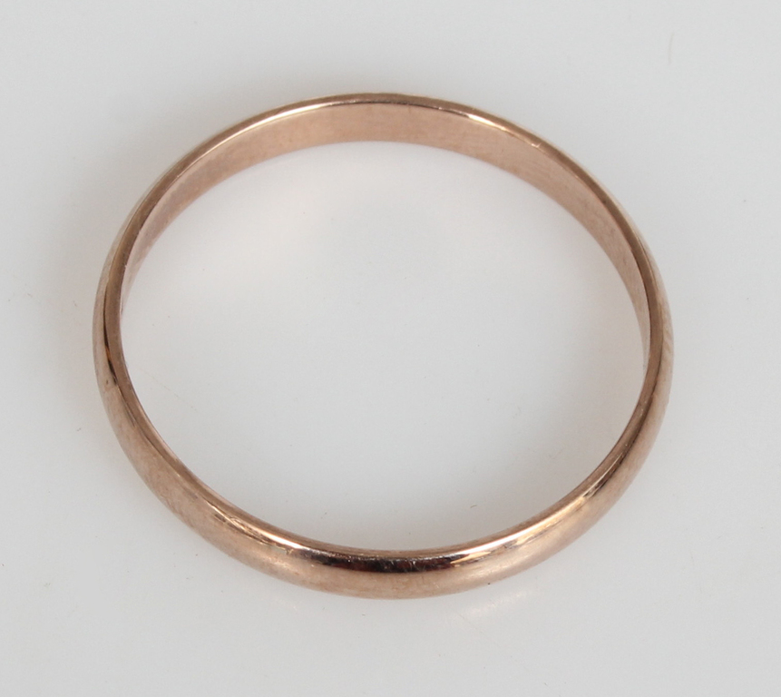 Gold wedding ring