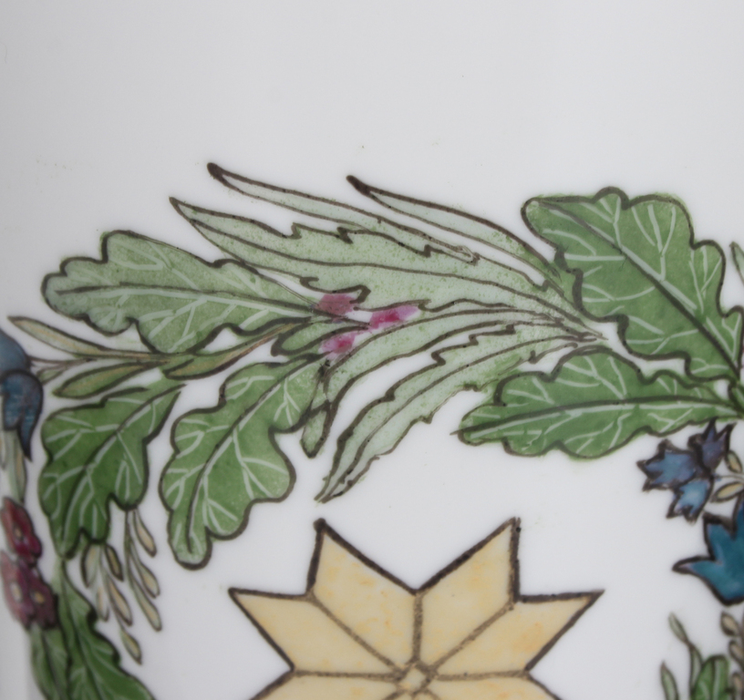 Porcelain cup No. 4 with painting