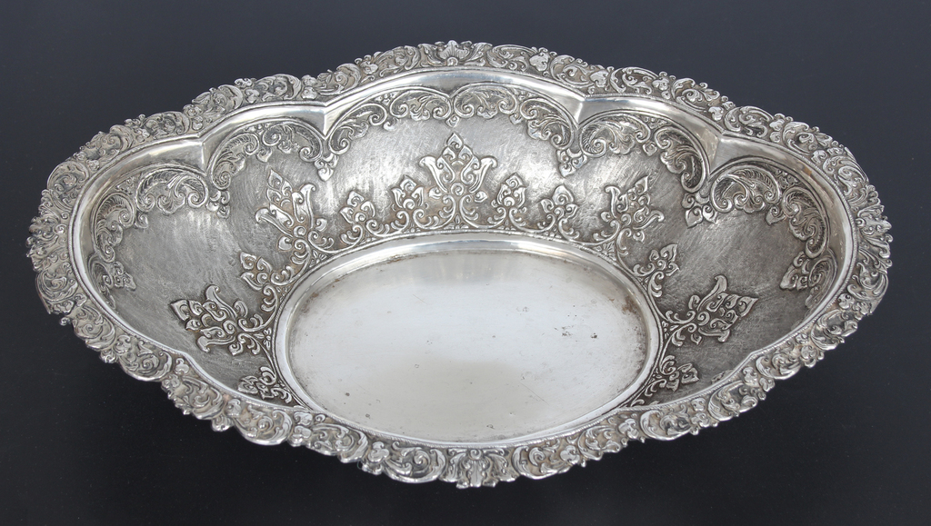 Silver serving dish
