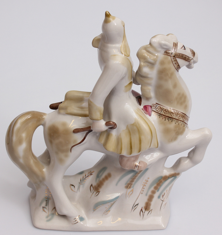 Porcelain figurine ''Sarkanarmietis uz zirga''