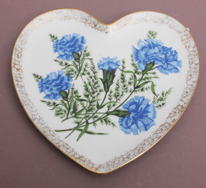 Porcelain serving dish in the shape of a heart 