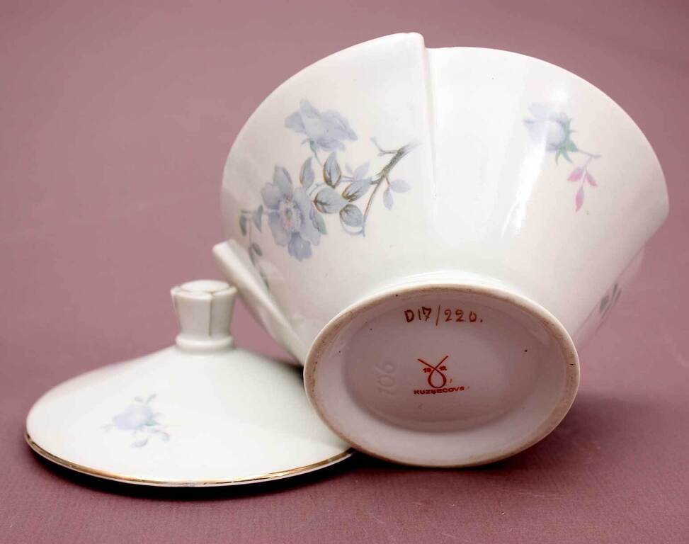 Kuznetsov porcelain sugar bowl