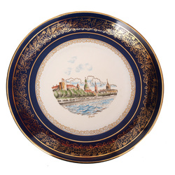 Decorative porcelain plate 