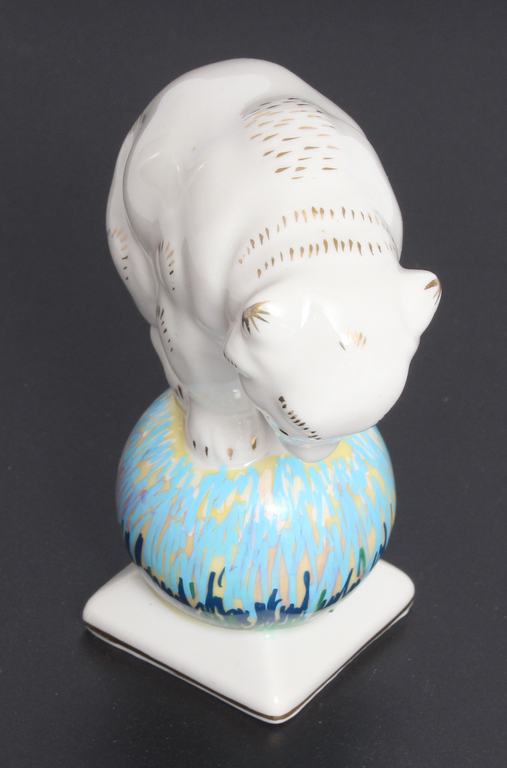 Porcelain figurine 