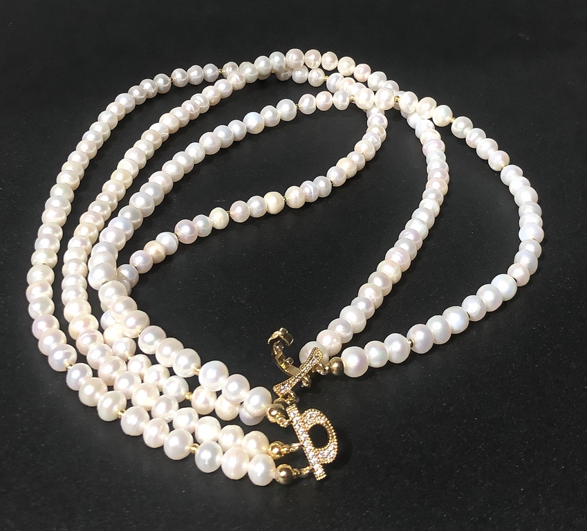 White freshwater pearl necklace in 3 cards with 14k gold-plated elements