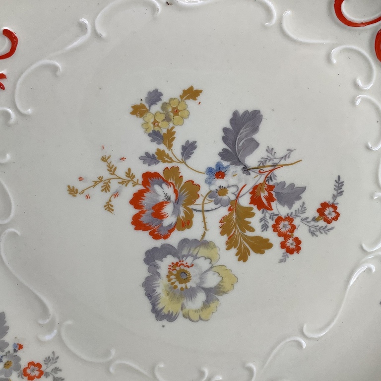 Erbendorf large serving platter.Hand-painted.Excellent condition.1921.This factory and this mark existed until 1939.