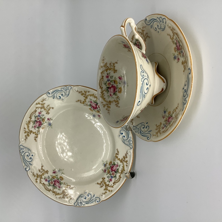Tea trio. Hüntereuther.Germany 1930.From the collection.Hand-painted.