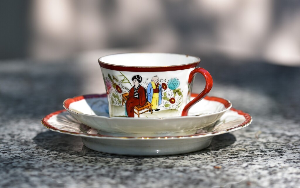 Tea trio with oriental motif, MS Kuznetsov factory?