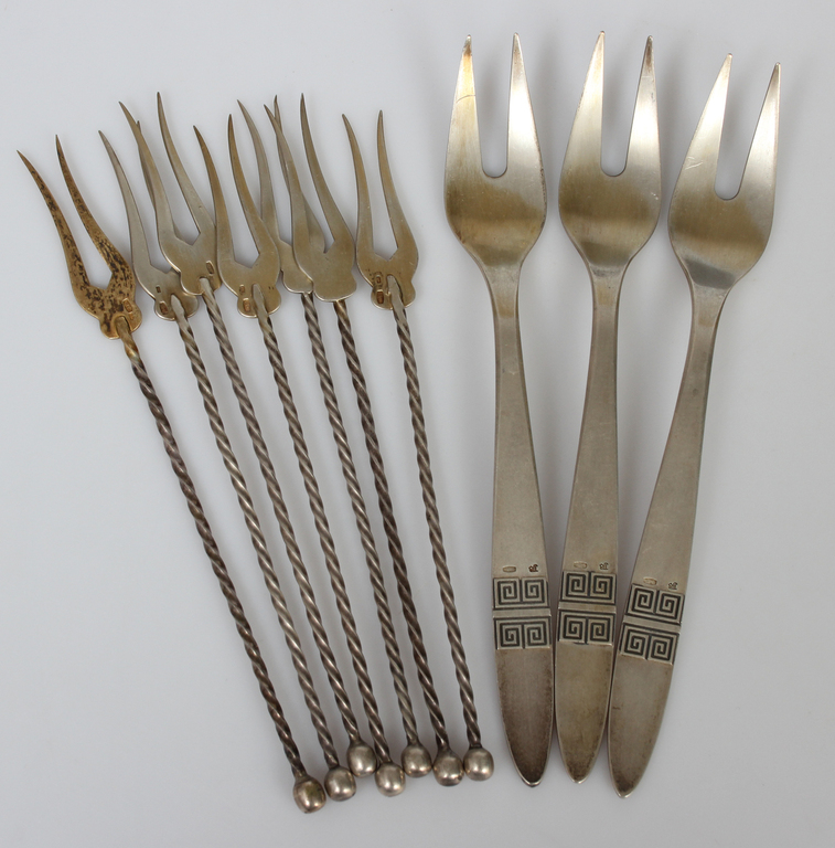 Set of silver forks (10 pcs)