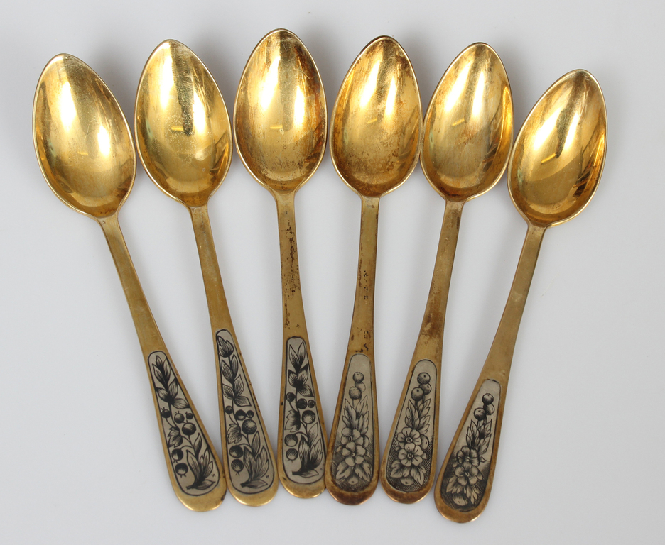 Gold-plated silver spoons with blacking (6 pcs.)