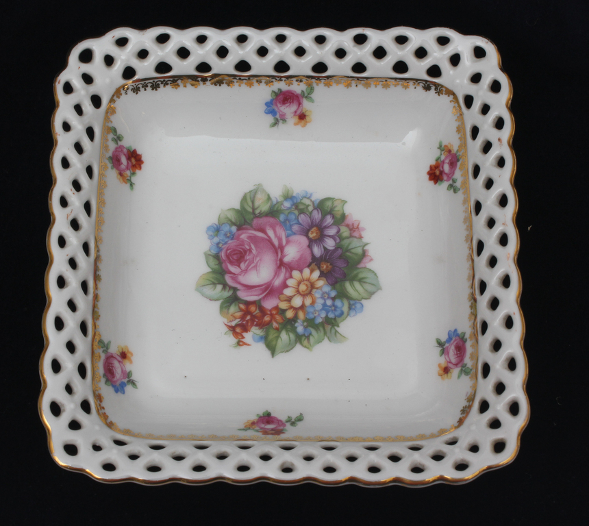 Porcelain dish with roses