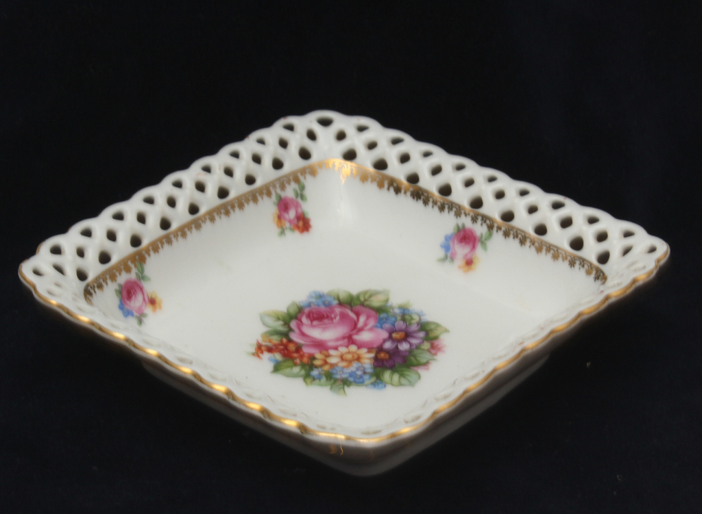 Porcelain dish with roses