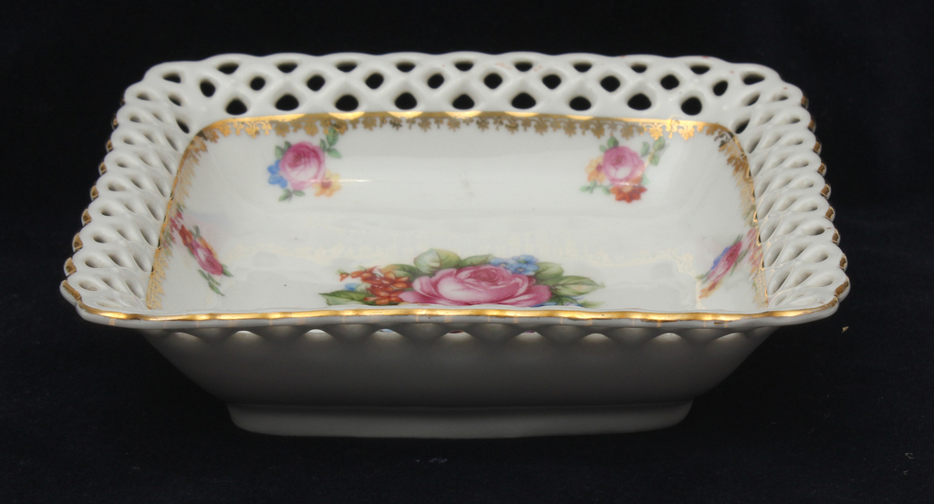 Porcelain dish with roses