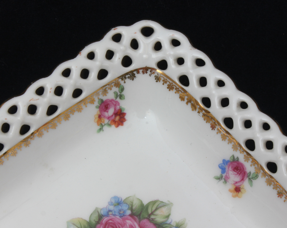 Porcelain dish with roses