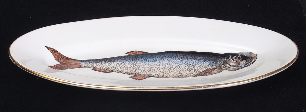 Porcelain fish serving plateks