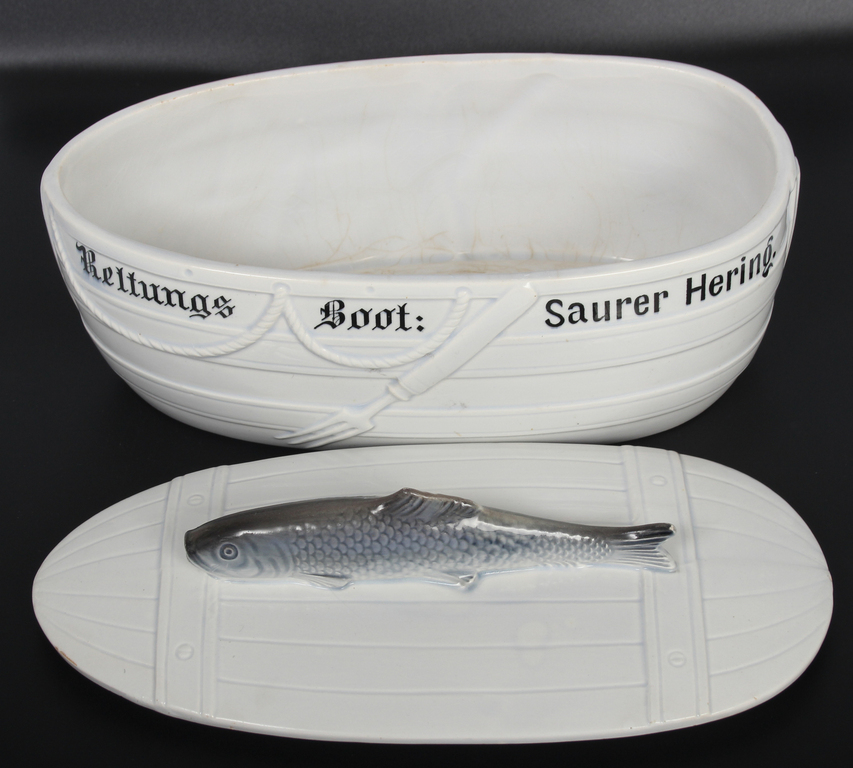 Faience dish with lid ''Saurer Hering Siļķu terīne''