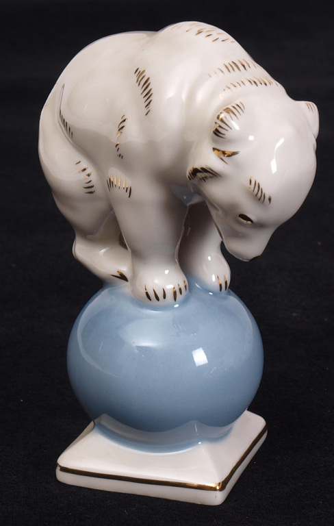 Porcelain figure 