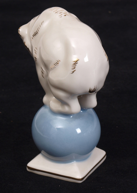 Porcelain figure 