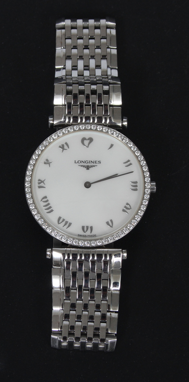 (197-017678-1) Wristwatch with diamonds 