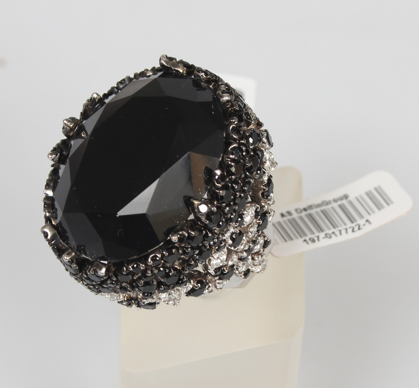 197-017722-1, Gold ring with obsidian and diamonds, black spinels