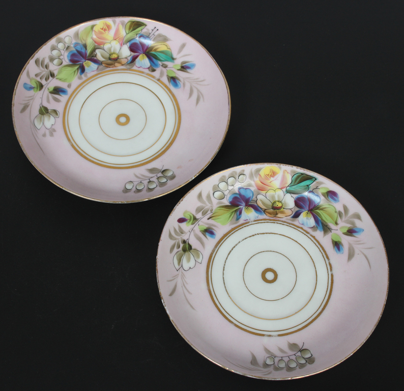 Two porcelain cups with saucers (2 pcs.)