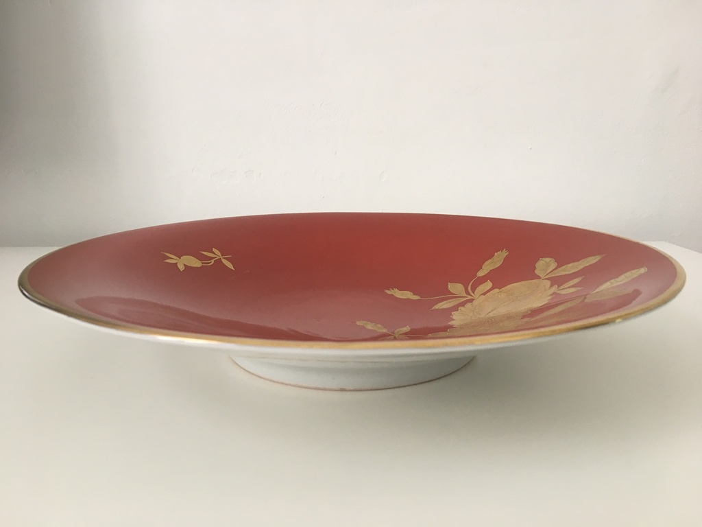 Hertel Jacob Bavaria porcelāna šķīvis ar dekoratīvu zeltījumu, roku darbs
