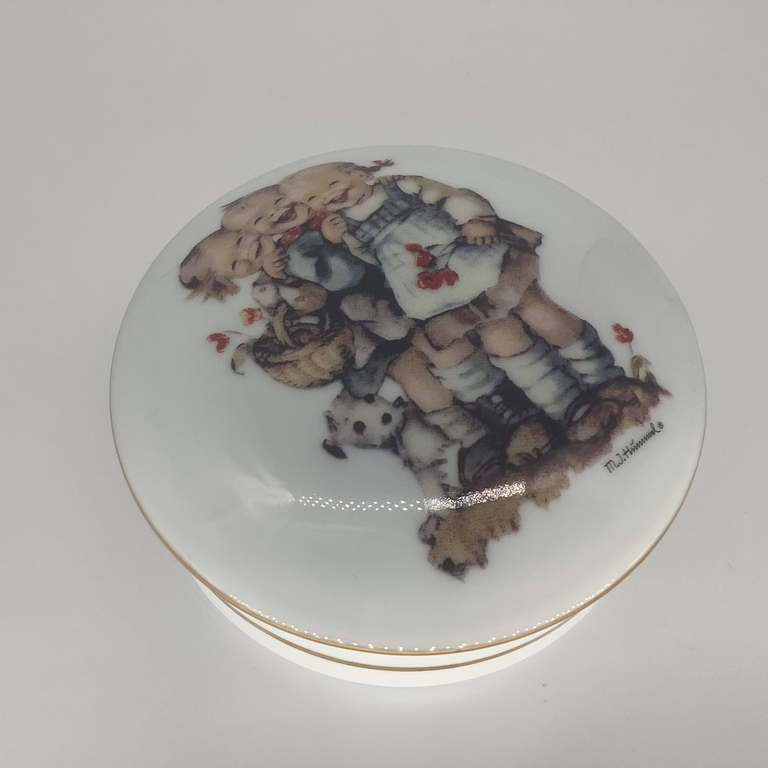 Porcelāna lādīte MJHummel, Vācija