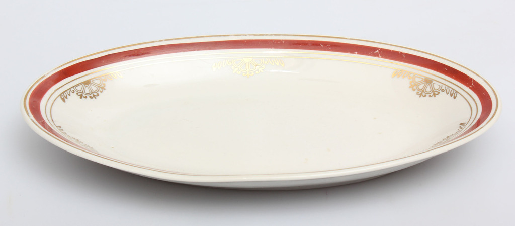 Фарфоровая сервировочная тарелка Limedota