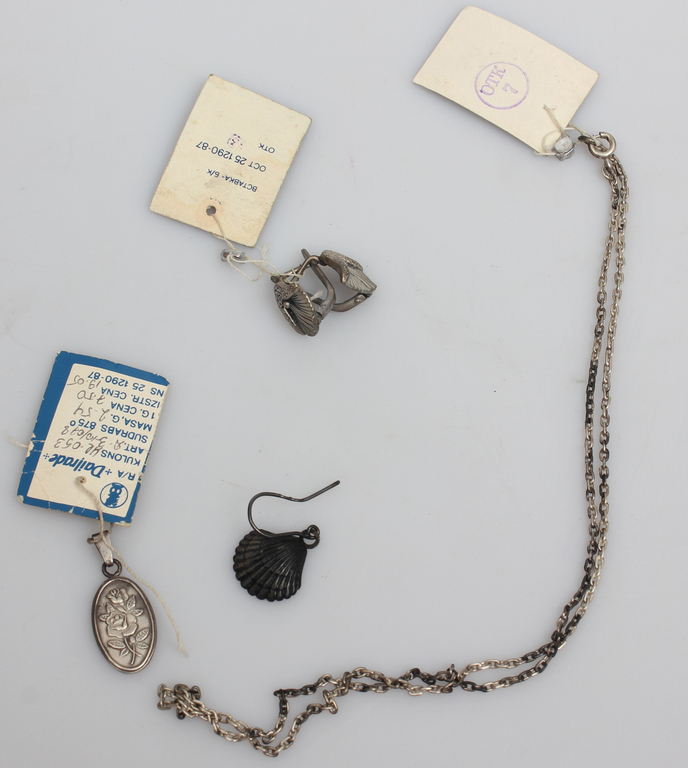 A set of various silver items