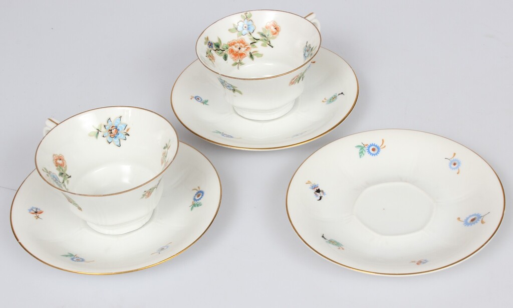 Porcelain tea service for 2 persons