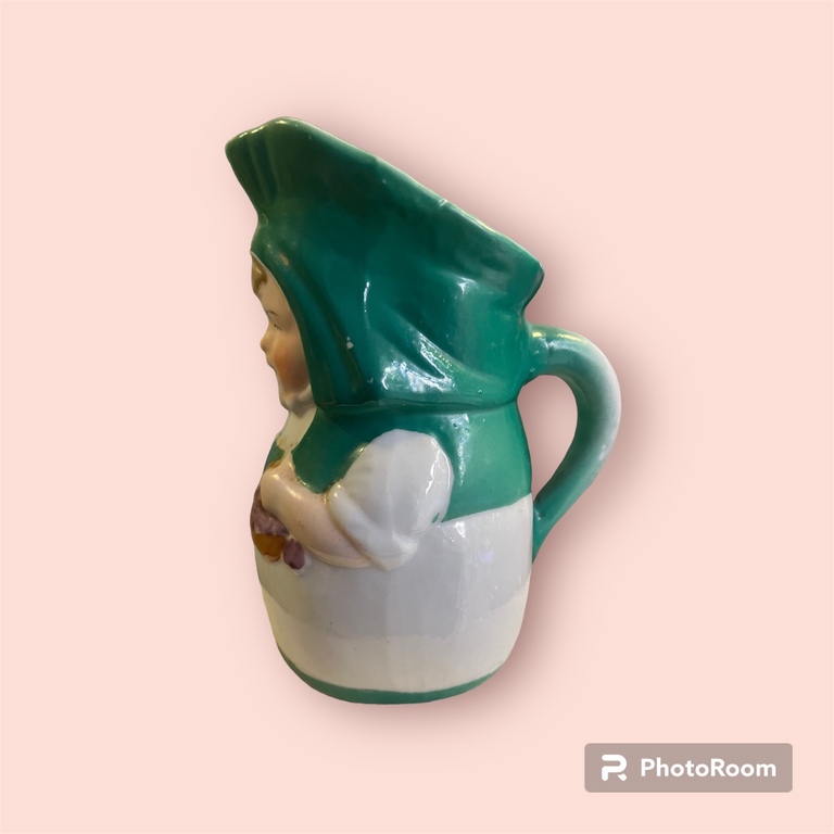 porcelain jug ANNELE in a green hat