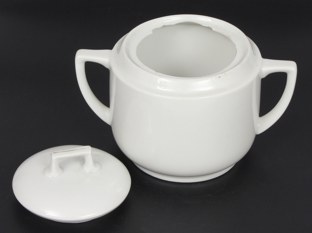 Porcelain sugar bowl (Wih defect)