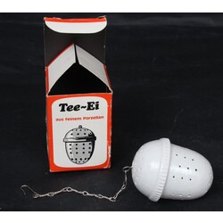 Porcelain tea strainer with original box