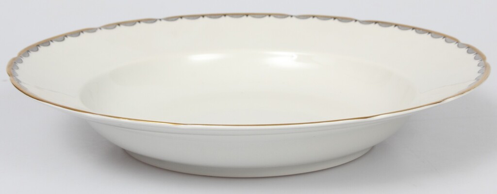 Painted porcelain soup plates (6 pcs.)