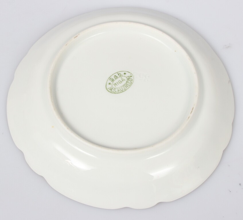 Porcelain plates (6 pcs.)