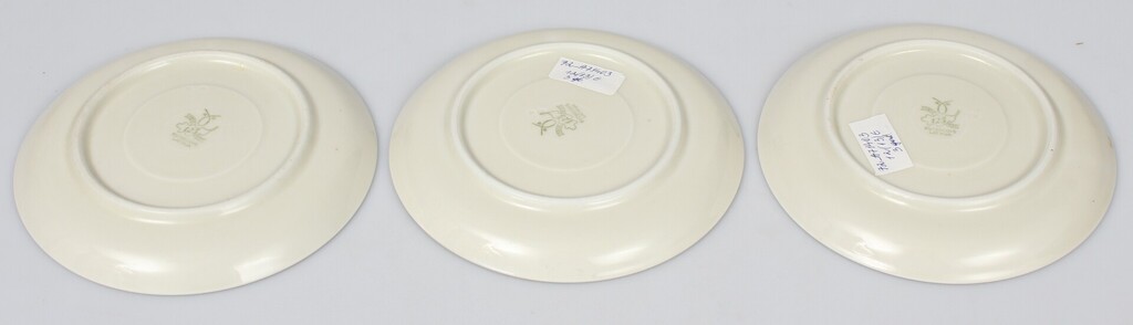 Porcelain plates (3 pcs.)