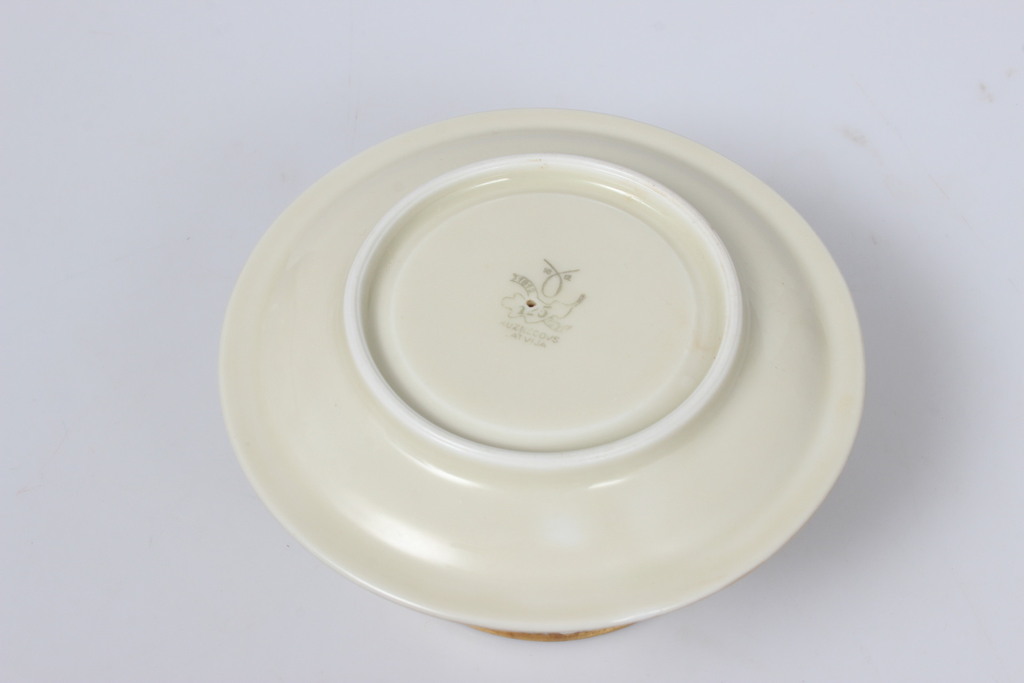 Painted porcelain broth dish