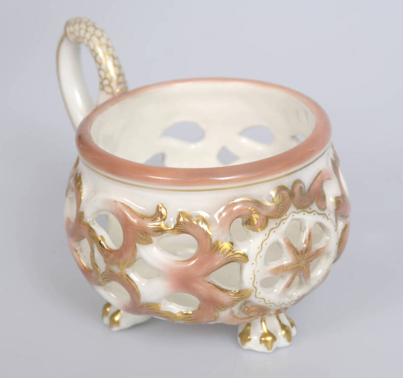 Decorative mug