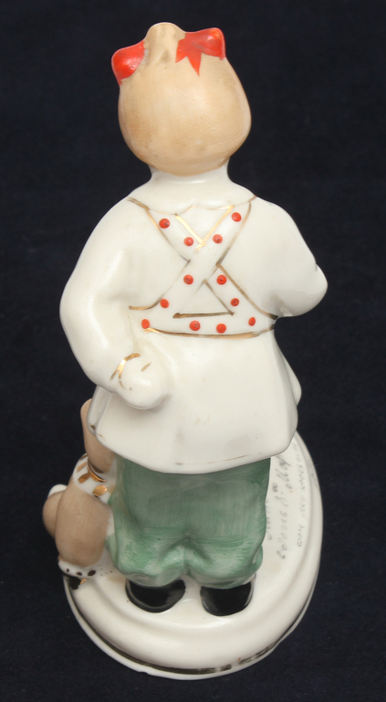 Porcelain figure 