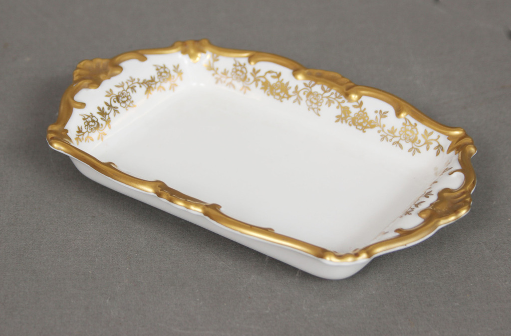 A small oblong serving dish