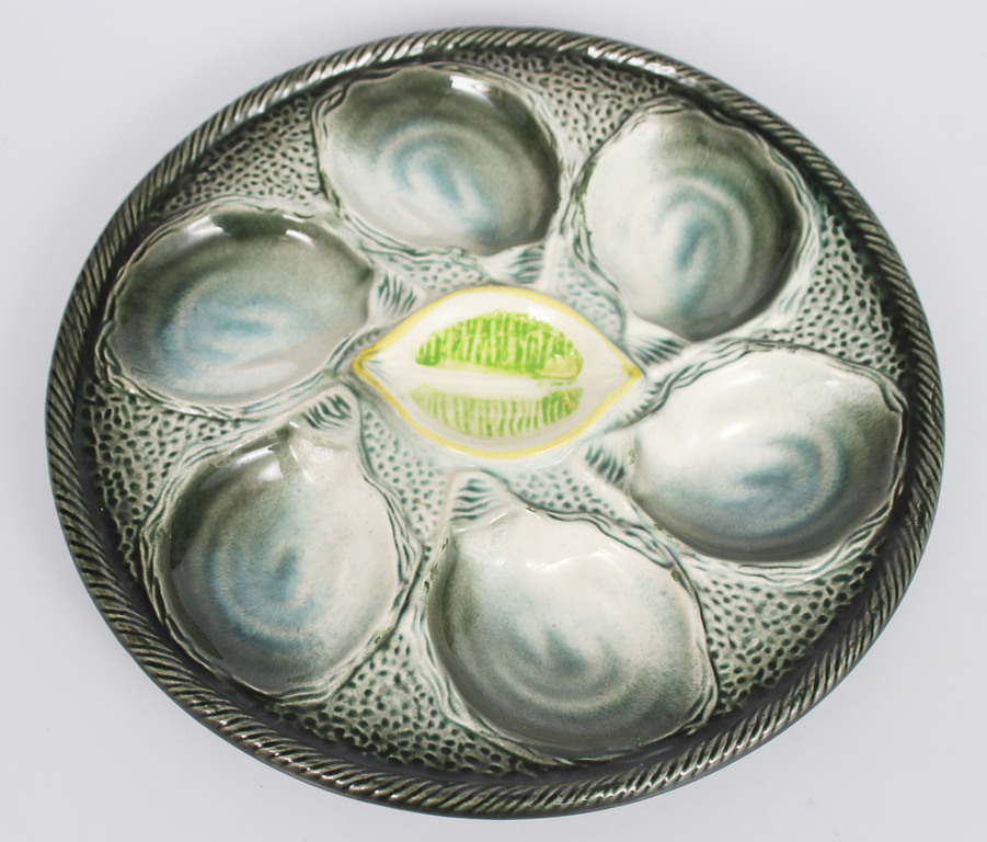 Faience serving plate for oysters