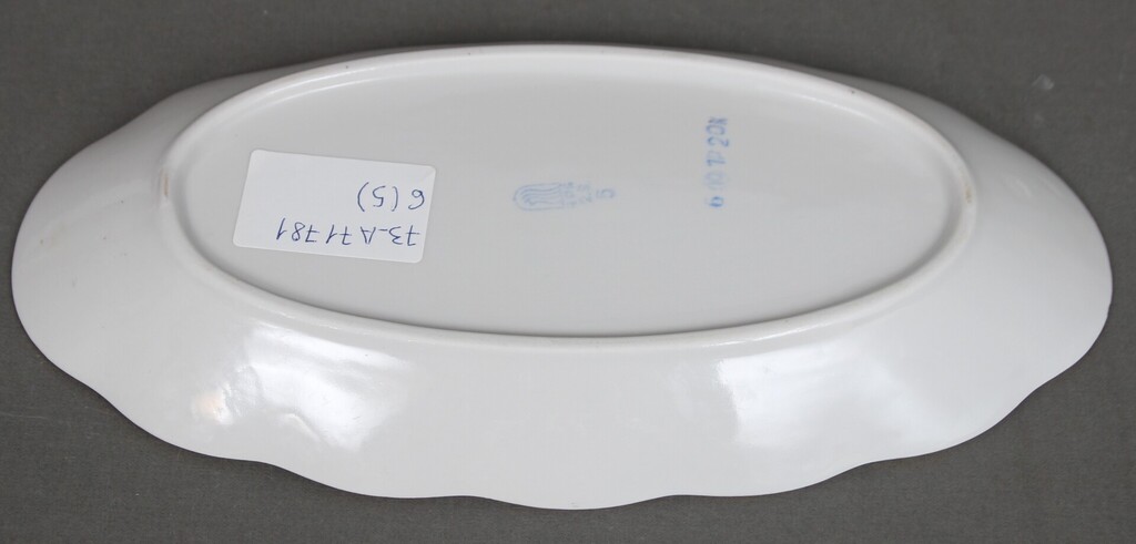 Riga porcelain serving plate