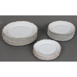 Set of porcelain plates (6+9+7 pcs)