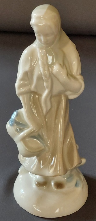 BAIBINA RPFR statuette 21.5 cm. 1954 The author of the model is Rimma Pancekhovskaya