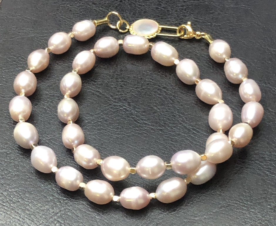 Pink Freshwater Pearl Necklace with Petlamutra Clasp.