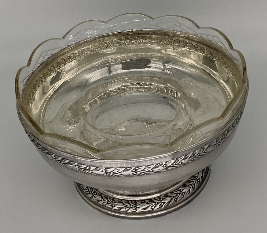 Silver plated fruit bowl with glass insert. Carved glass. Art Deco.