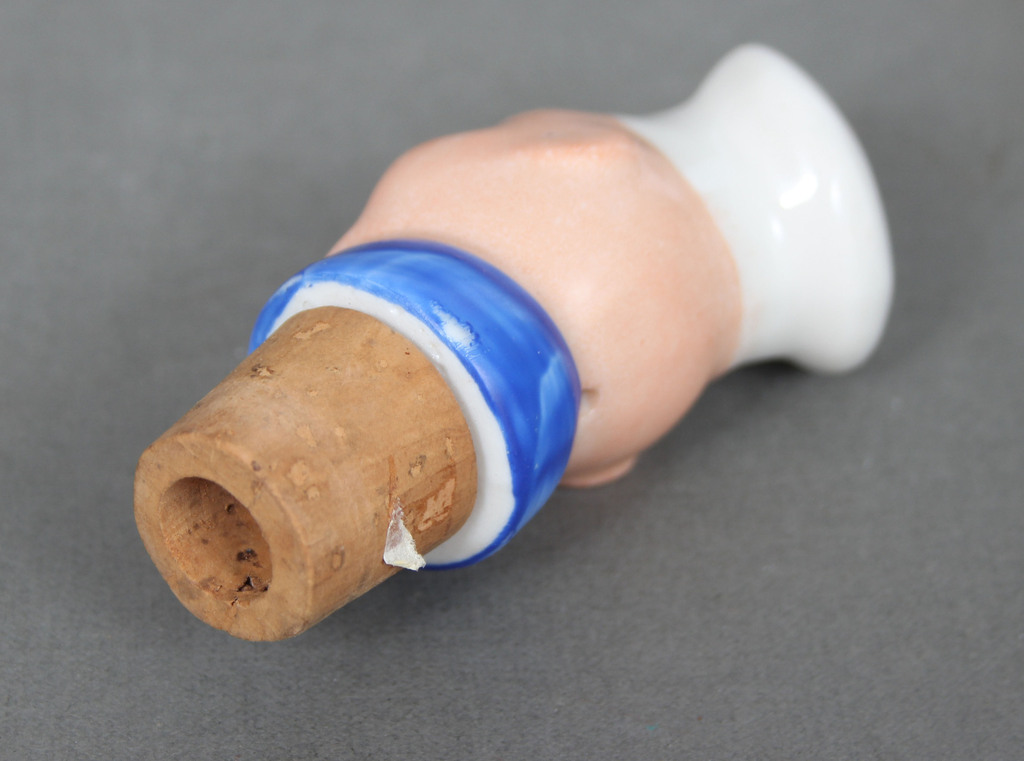 Porcelain cork 