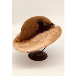 Felt hat with peacock feather. For hunting and riding. France. Rare brand Morreton